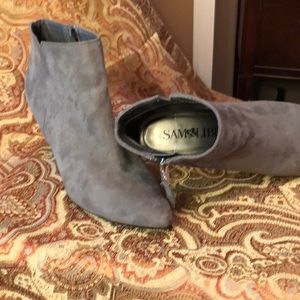 Sam & Libby grey suede bootie